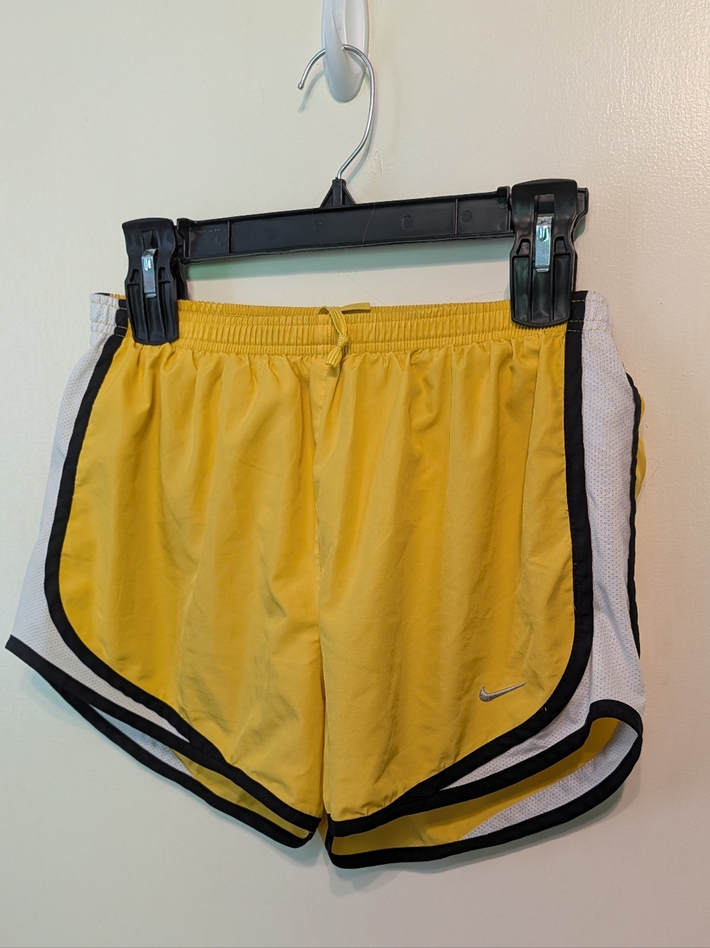 Nike Yellow Women's Athletic Shorts With Liner Workout Gym